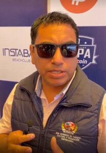 Fernando Cruz gives his testimony to cryptootics in the Bitcoin Cup in Huanchaco, Peru