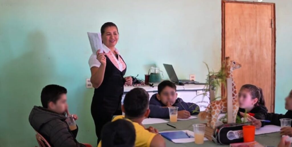 Lisa Vera giving BTC classes.
