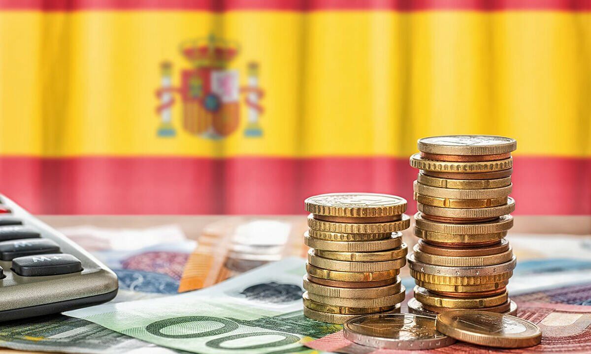 The Spanish economy grows 0.6% in the third quarter, with year-on-year GDP moderating its growth to 2.8%