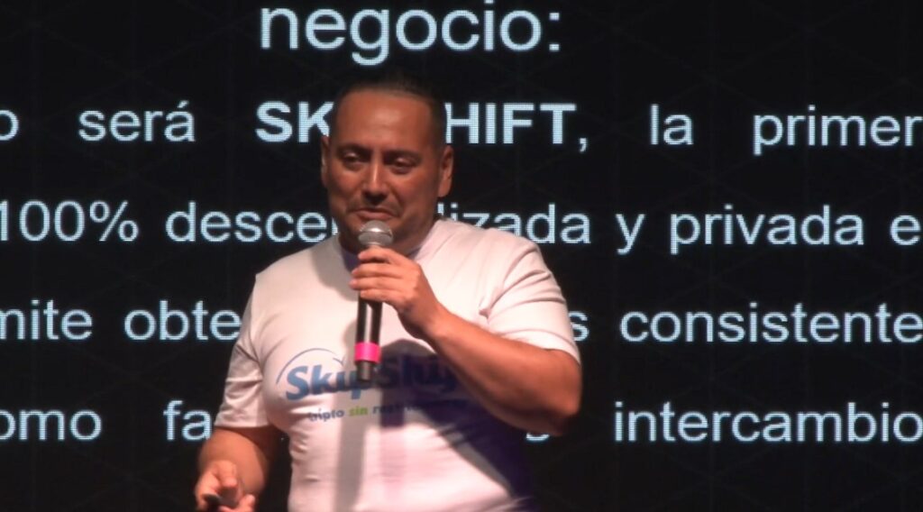 Daniél Andres Peláez in LaBitConf.